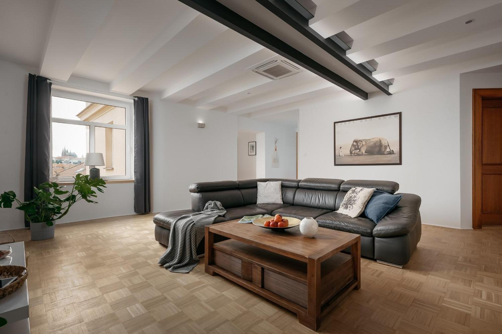 Dot 3 Bdr Apartment With Tyn Cathedral View & Ac Прага Екстериор снимка