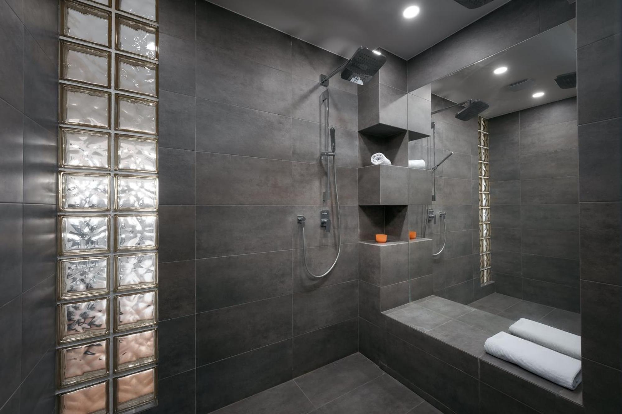 Dot 3 Bdr Apartment With Tyn Cathedral View & Ac Прага Екстериор снимка